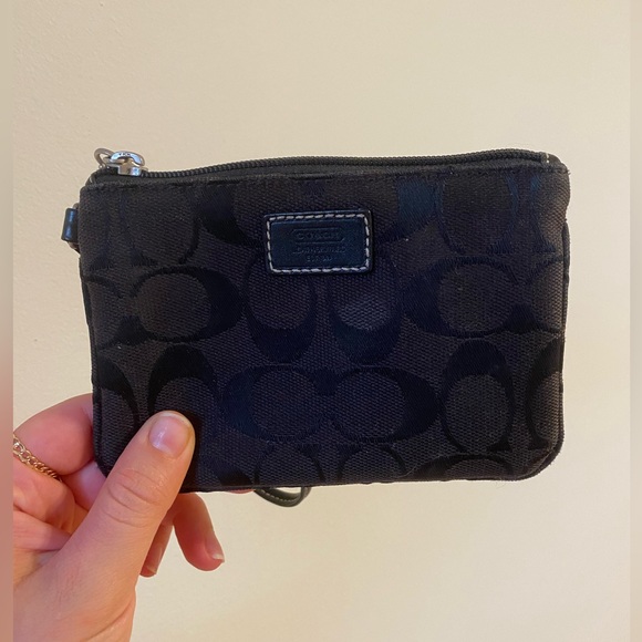 VINTAGE COACH: Signature C Wristlet/ Coin Purse - Black - Picture 4 of 4